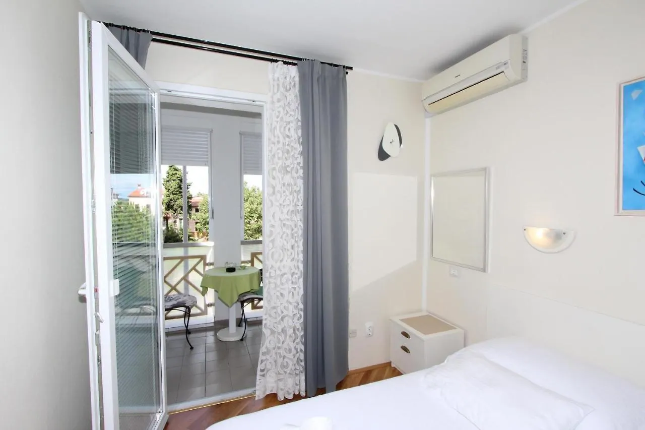 Room Roma Ровинь Проживание в семье
