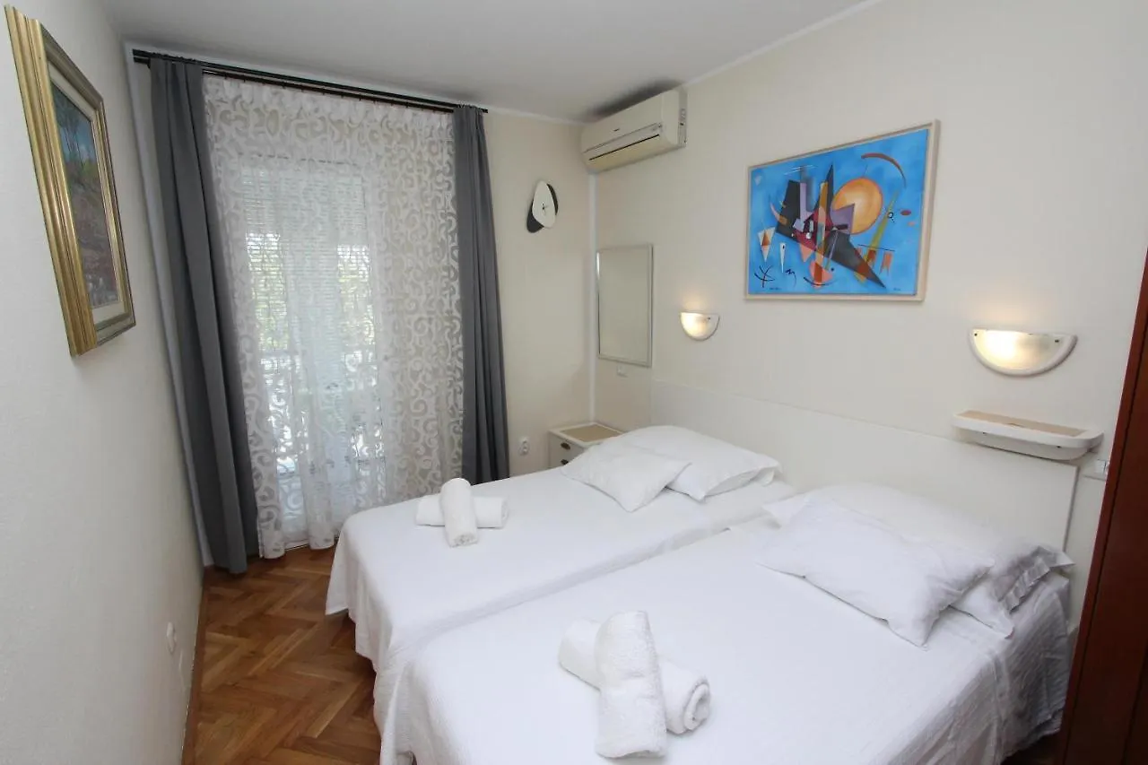 Room Roma Ровинь